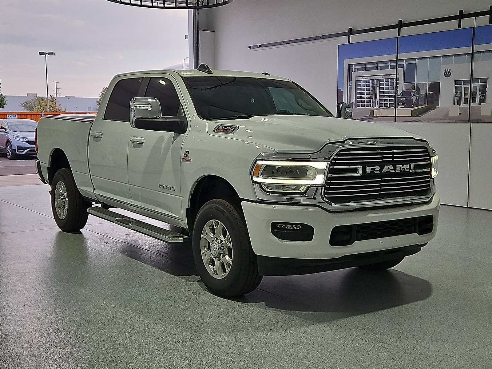 Used 2024 RAM 2500 Laramie AWD/4WD image 2