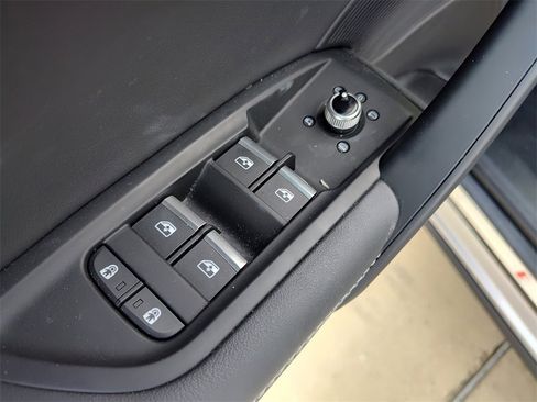 Certified 2025 Audi Q5 2.0T Premium Plus w/ Premium Plus Package image 23