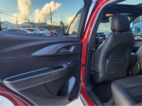 Used 2021 Chevrolet TrailBlazer RS w/ Sun and Liftgate Package image 12