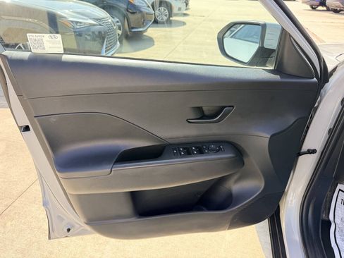 Used 2025 Hyundai Kona SEL FWD image 17