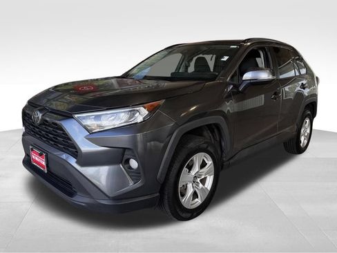 Used 2020 Toyota RAV4 XLE AWD/4WD image 3