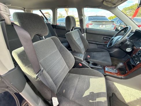 Used 2004 Subaru Outback Wagon AWD/4WD image 9