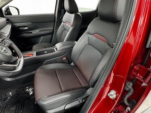Certified 2025 Nissan Kicks SR FWD image 10