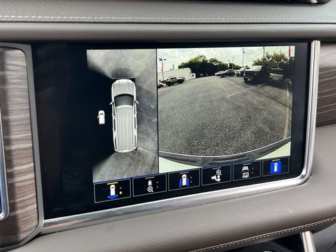 Used 2022 GMC Yukon XL Denali AWD/4WD image 18