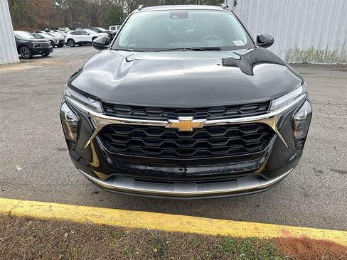 New 2026 Chevrolet Trax LT w/ Sunroof Package image 10