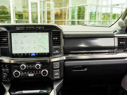 Used 2024 Ford F250 Lariat AWD/4WD image 18