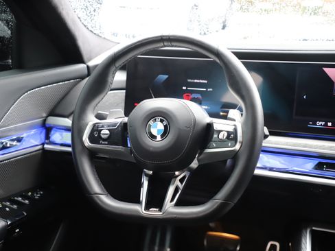 Used 2024 BMW 760i xDrive image 17