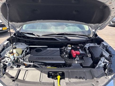 Used 2025 Nissan Rogue SV FWD image 34
