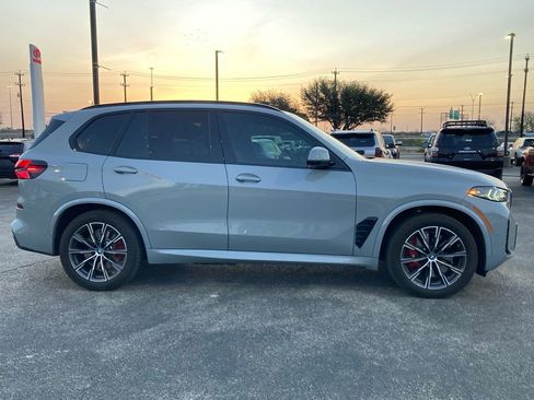 Used 2025 BMW X5 xDrive50e w/ M Sport Package image 4