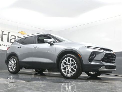 Used 2024 Chevrolet Blazer LT w/ Sound & Technology Package image 2