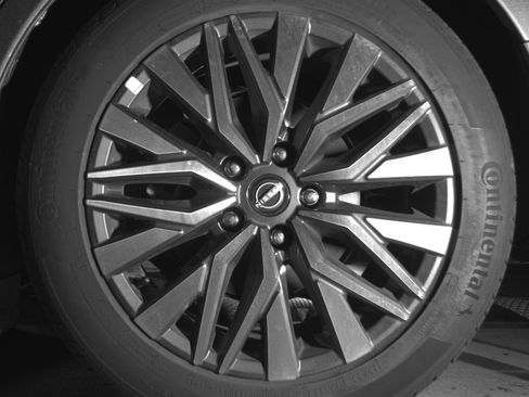 Used 2025 Nissan Altima 2.5 SV FWD image 14