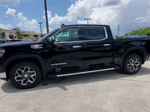 Used 2023 GMC Sierra 1500 SLT w/ SLT Premium Package image 7