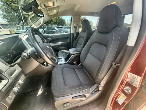 Used 2022 Chevrolet Colorado LT w/ LT Convenience Package AWD/4WD image 18