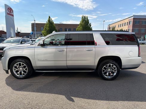 Used 2019 GMC Yukon XL SLT w/ Open Road Package AWD/4WD image 7