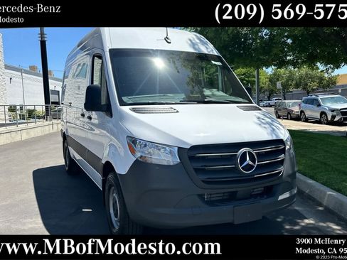 New 2025 Mercedes-Benz Sprinter 2500 image 1