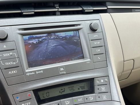 Used 2014 Toyota Prius Four image 18