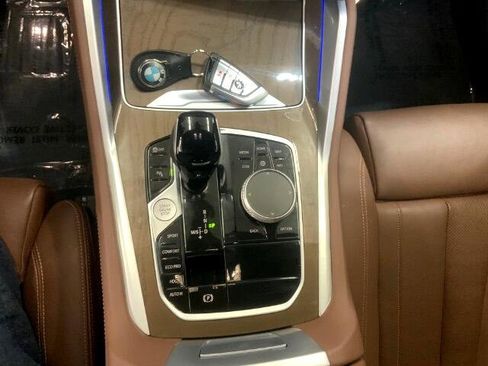 Used 2022 BMW X6 xDrive40i w/ M Sport Package image 21