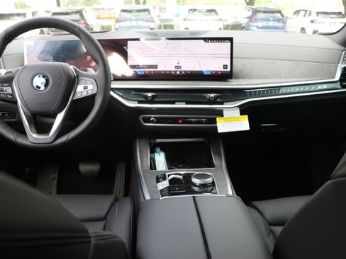 Certified 2025 BMW X5 xDrive50e w/ Parking Assistance Package image 29