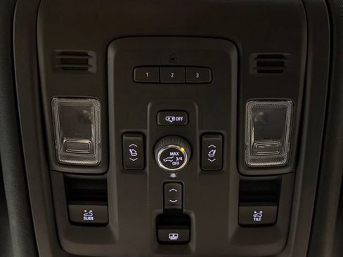 Used 2022 GMC Yukon Denali AWD/4WD image 16
