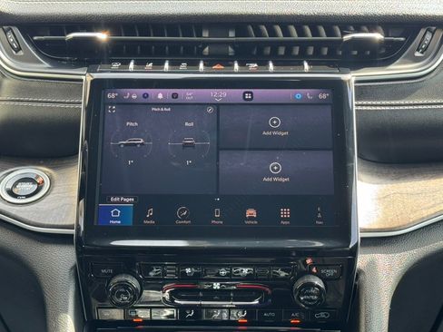 Used 2024 Jeep Grand Cherokee L Limited w/ Luxury Tech Group II image 21