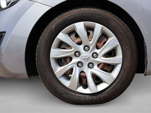Used 2013 Hyundai Elantra GLS FWD image 9