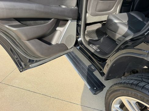Used 2019 Cadillac Escalade Premium Luxury AWD/4WD image 48