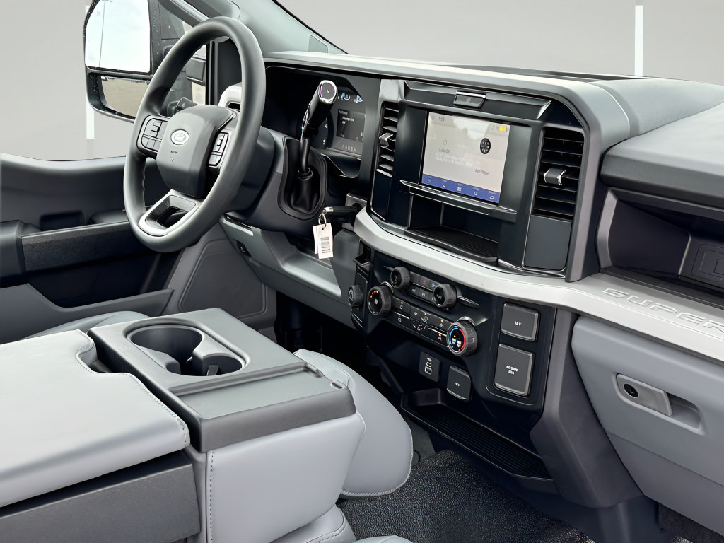 Used 2025 Ford F250 XL RWD image 5