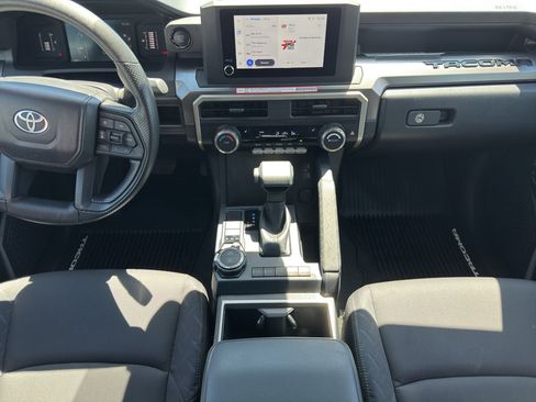 Certified 2025 Toyota Tacoma SR5 AWD/4WD image 10