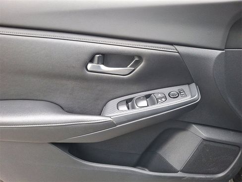 Used 2023 Nissan Sentra SV image 13