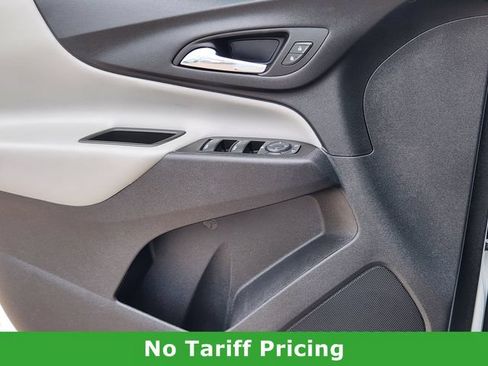 Used 2022 Chevrolet Equinox LS w/ LS Convenience Package AWD/4WD image 22