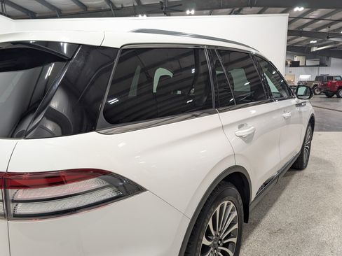 Used 2021 Lincoln Aviator Reserve w/ Elements Package Plus AWD/4WD image 3