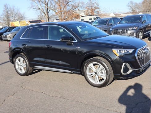 Used 2022 Audi Q3 2.0T Premium w/ Convenience Package image 4