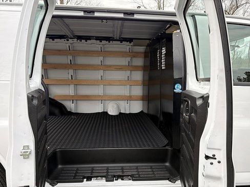 Used 2024 GMC Savana 2500 w/ Driver Convenience Package image 12