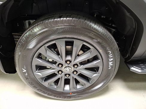 New 2026 Toyota Land Cruiser image 5