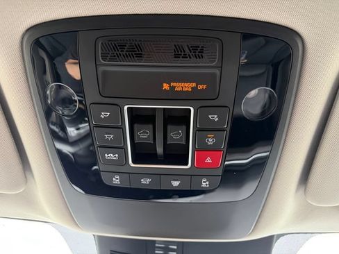 Certified 2025 Kia Carnival SX FWD image 24