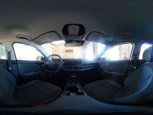 Used 2025 Kia K4 LXS image 45