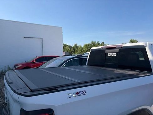 Used 2019 GMC Sierra 1500 SLT w/ SLT Premium Plus Package AWD/4WD image 7