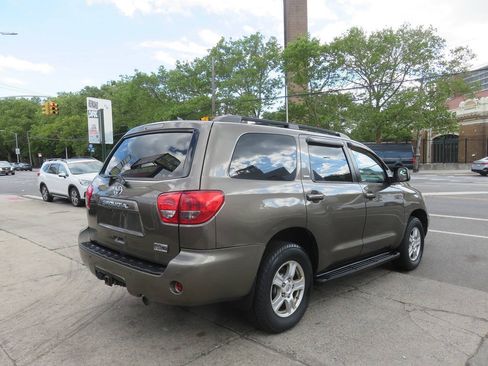 Used 2014 Toyota Sequoia SR5 AWD/4WD image 4