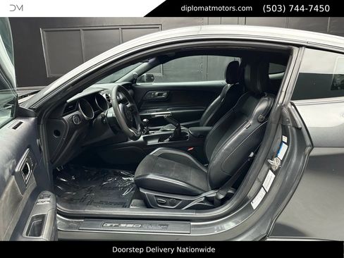 Used 2016 Ford Mustang Shelby GT350 w/ Technology Package image 19