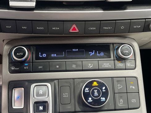 Used 2023 Hyundai Palisade Limited AWD/4WD image 16