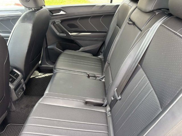 Certified 2023 Volkswagen Tiguan SE R-Line FWD image 25