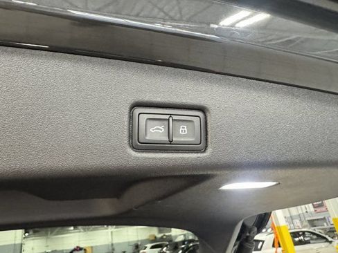 Used 2025 Audi Q5 Premium w/ Convenience Package AWD/4WD image 36