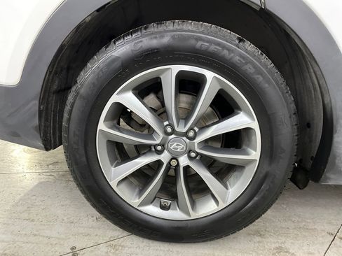 Used 2017 Hyundai Santa Fe SE image 17