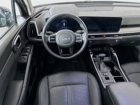 Certified 2025 Kia Sorento S w/ Panoramic Sunroof Package image 3