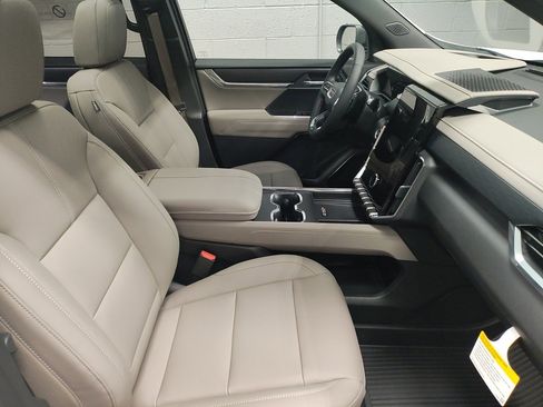 New 2026 GMC Acadia Elevation w/ Black Edition image 7