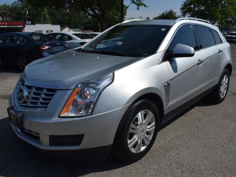Used 2014 Cadillac SRX Luxury AWD/4WD image 2