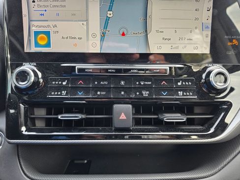 Used 2022 Toyota Highlander Platinum image 22