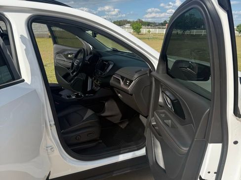 Used 2024 GMC Terrain AT4 image 8