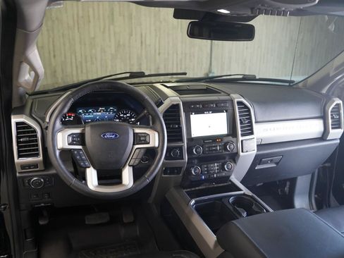 Used 2019 Ford F250 Lariat w/ Lariat Ultimate Package AWD/4WD image 11