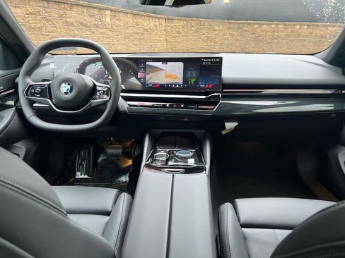 Used 2025 BMW 530i xDrive 530i xDrive image 8